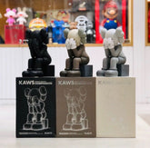 OriginalFake x Kaws Passing Through 2013 Ver.(棕色/灰色/黑色 3 件套,限量 500 件)bearbrick
